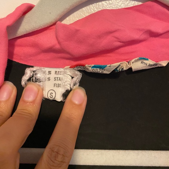 Vintage black and pink embroidered short robe - Picture 3 of 9